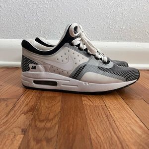 Nike air max essential zero